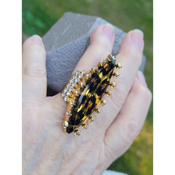 Betsey Johnson Leopard Print Statement Ring Lucite Rhinestone size 7.5s - Picture 3 of 8
